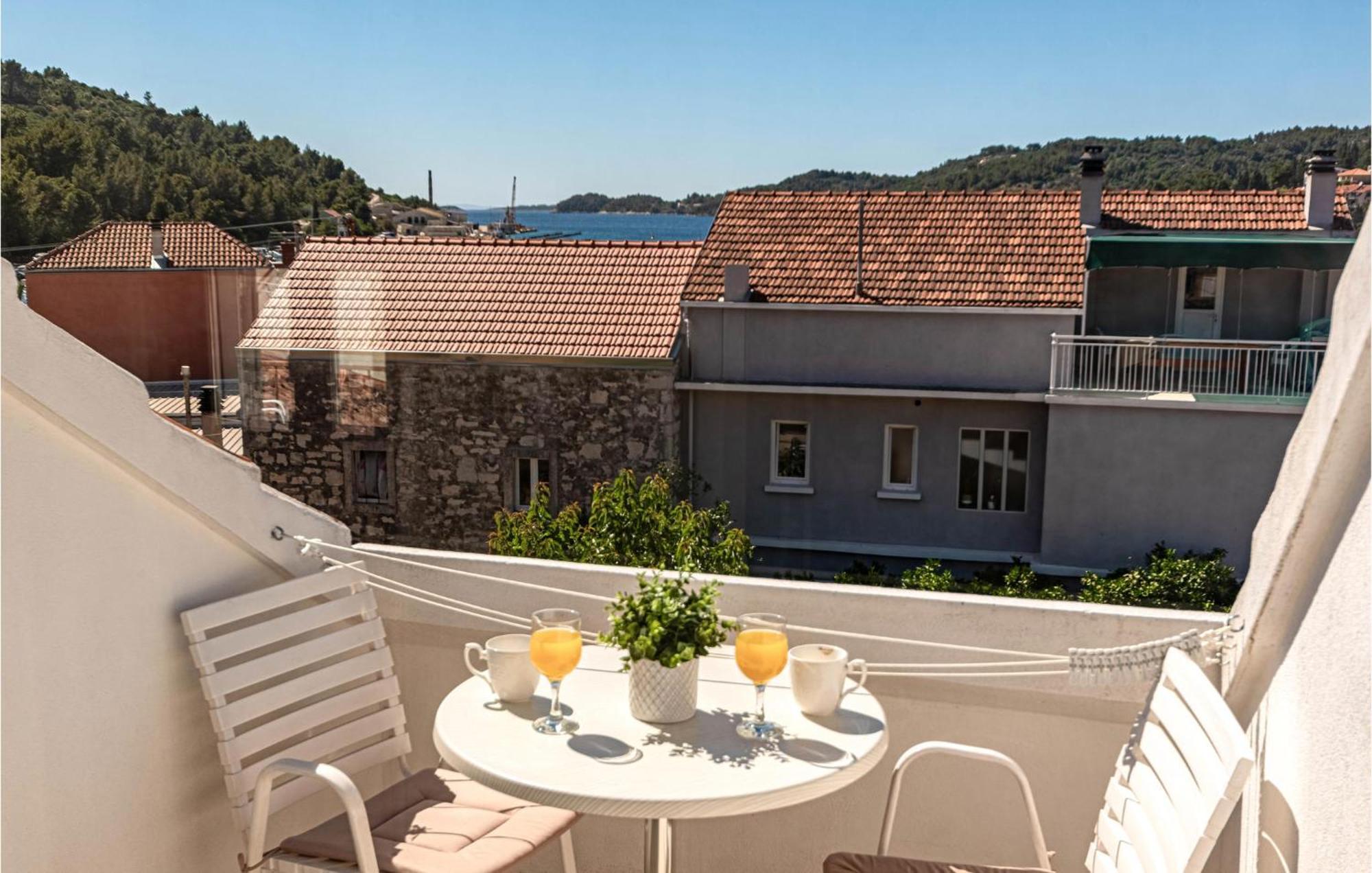 Beautiful Apartment In Vela Luka With Wifi Kültér fotó